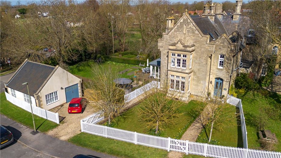 5 bedroom house, Station Yard, Steventon OX13 - Available
