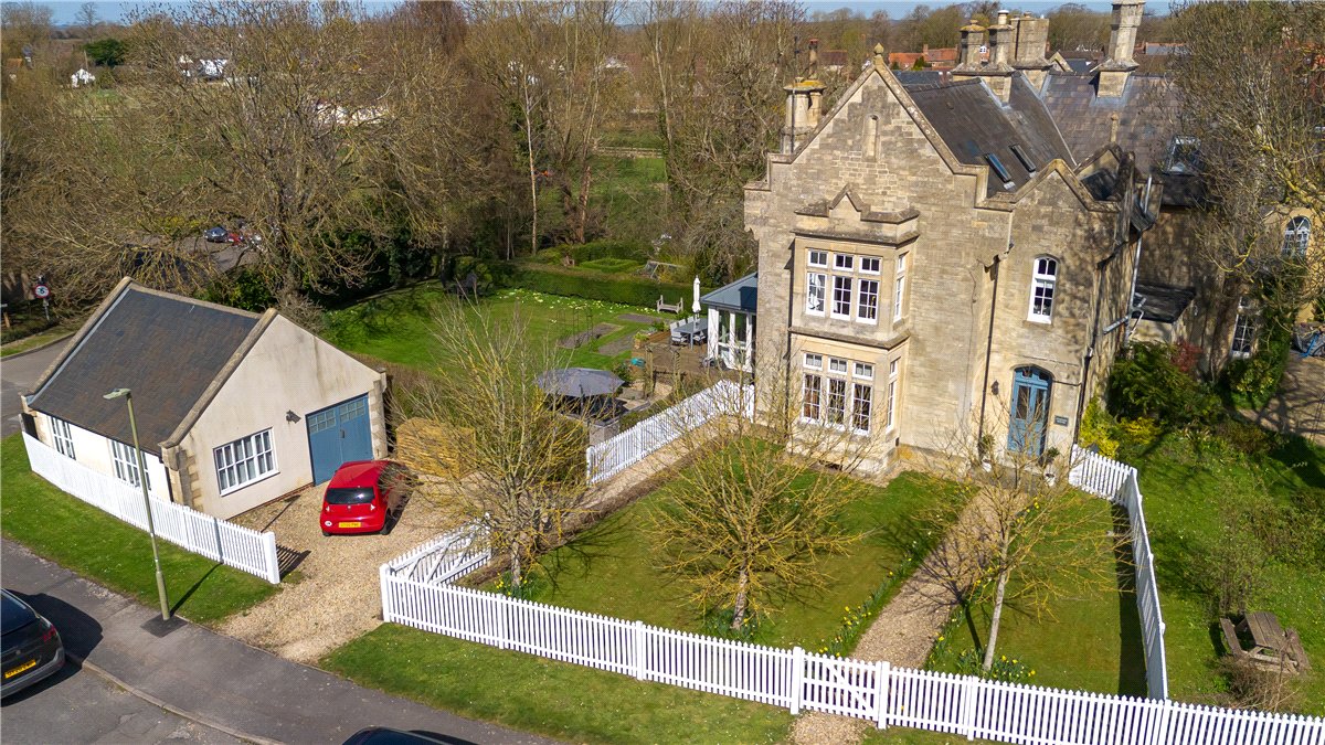 5 bedroom house, Station Yard, Steventon OX13 - Available