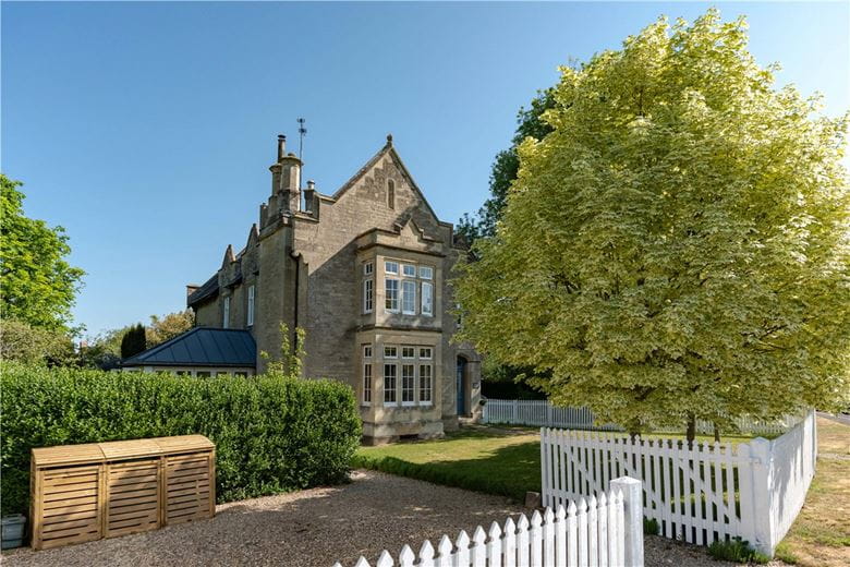 5 bedroom house, Station Yard, Steventon OX13 - Available