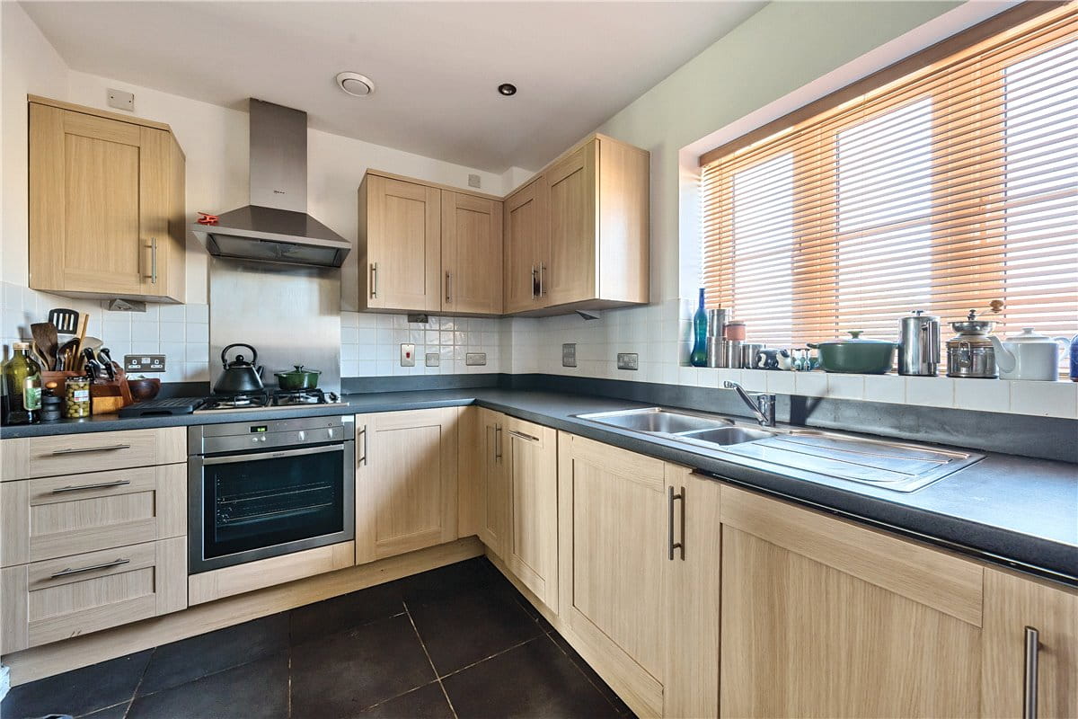 3 bedroom flat, Randolph Avenue, Woodstock OX20 - Available