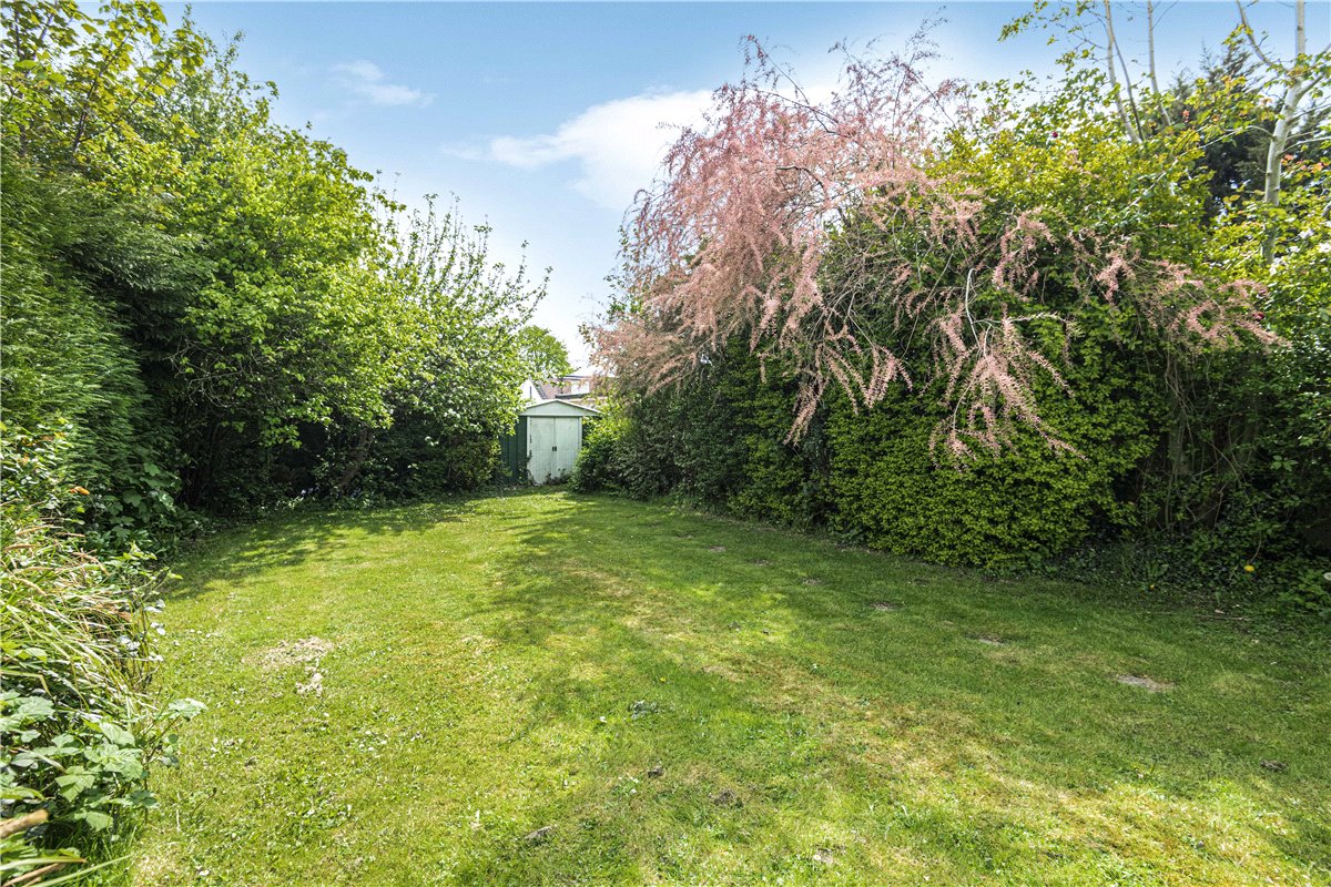 3 bedroom bungalow, Islip Gardens, Northolt UB5 - Sold