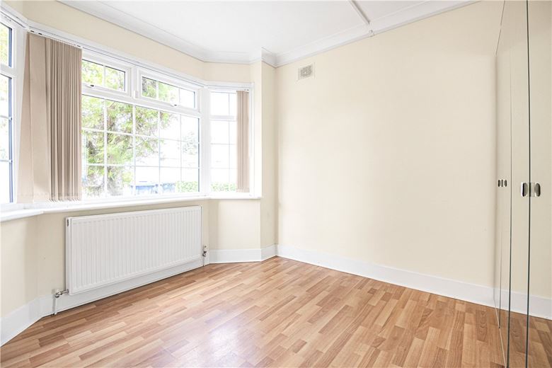 3 bedroom bungalow, Islip Gardens, Northolt UB5 - Sold