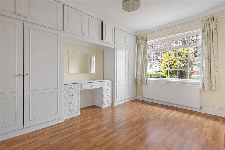 3 bedroom bungalow, Islip Gardens, Northolt UB5 - Sold