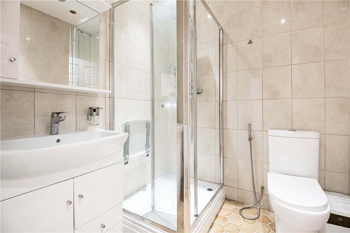 3 bedroom bungalow, Islip Gardens, Northolt UB5 - Sold