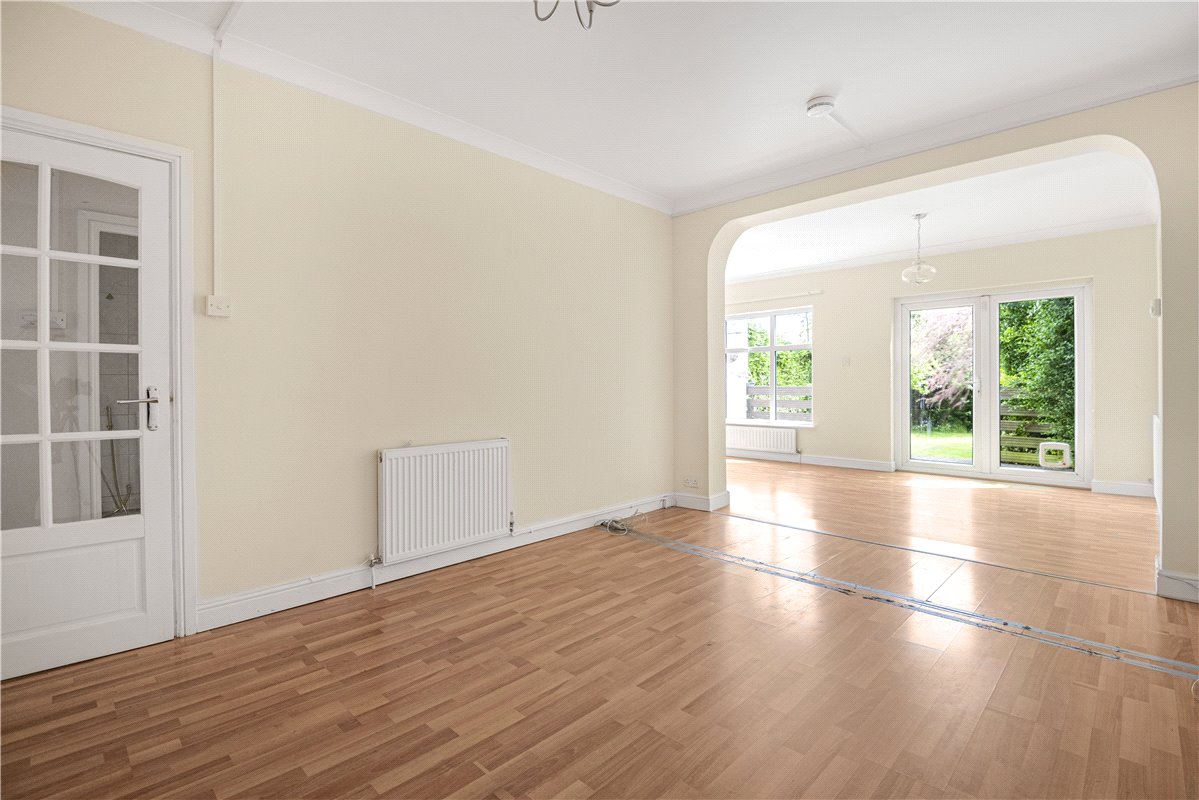 3 bedroom bungalow, Islip Gardens, Northolt UB5 - Sold