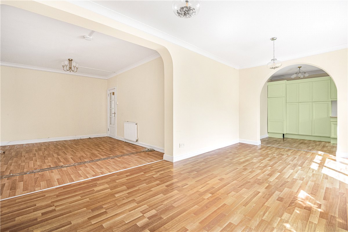 3 bedroom bungalow, Islip Gardens, Northolt UB5 - Sold