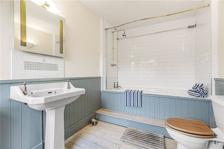 2 bedroom house, Thames Street, Abingdon OX14 - Available