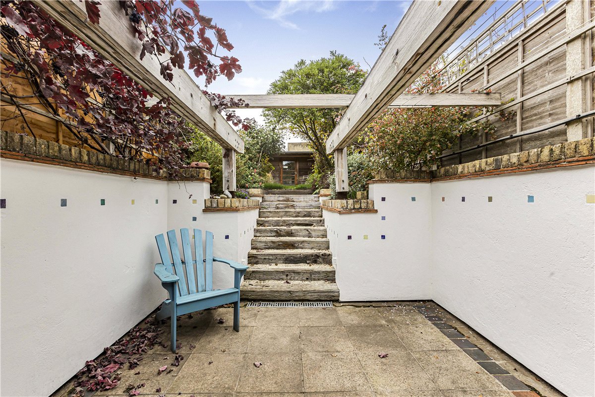 2 bedroom house, Thames Street, Abingdon OX14 - Available