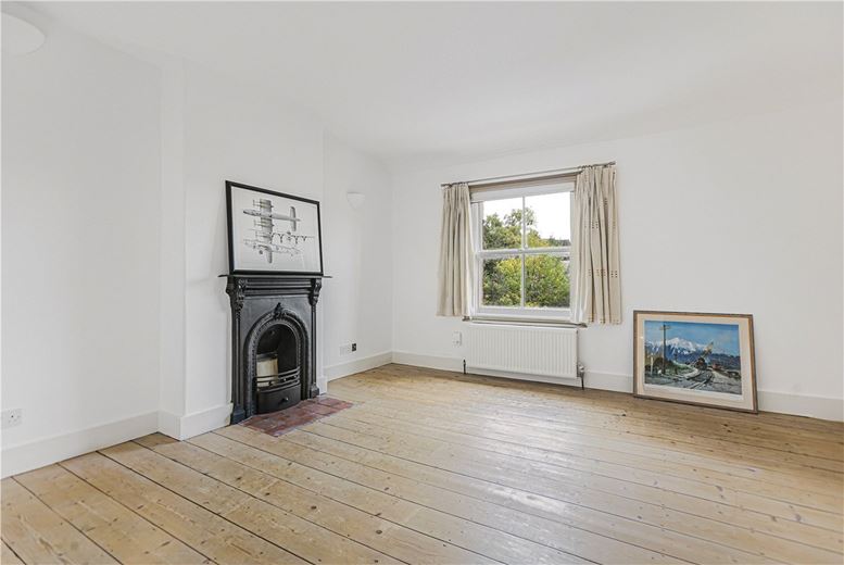 2 bedroom house, Thames Street, Abingdon OX14 - Available