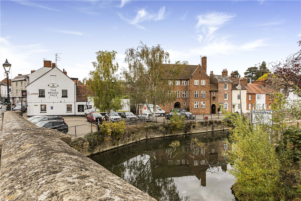 2 bedroom house, Thames Street, Abingdon OX14 - Available