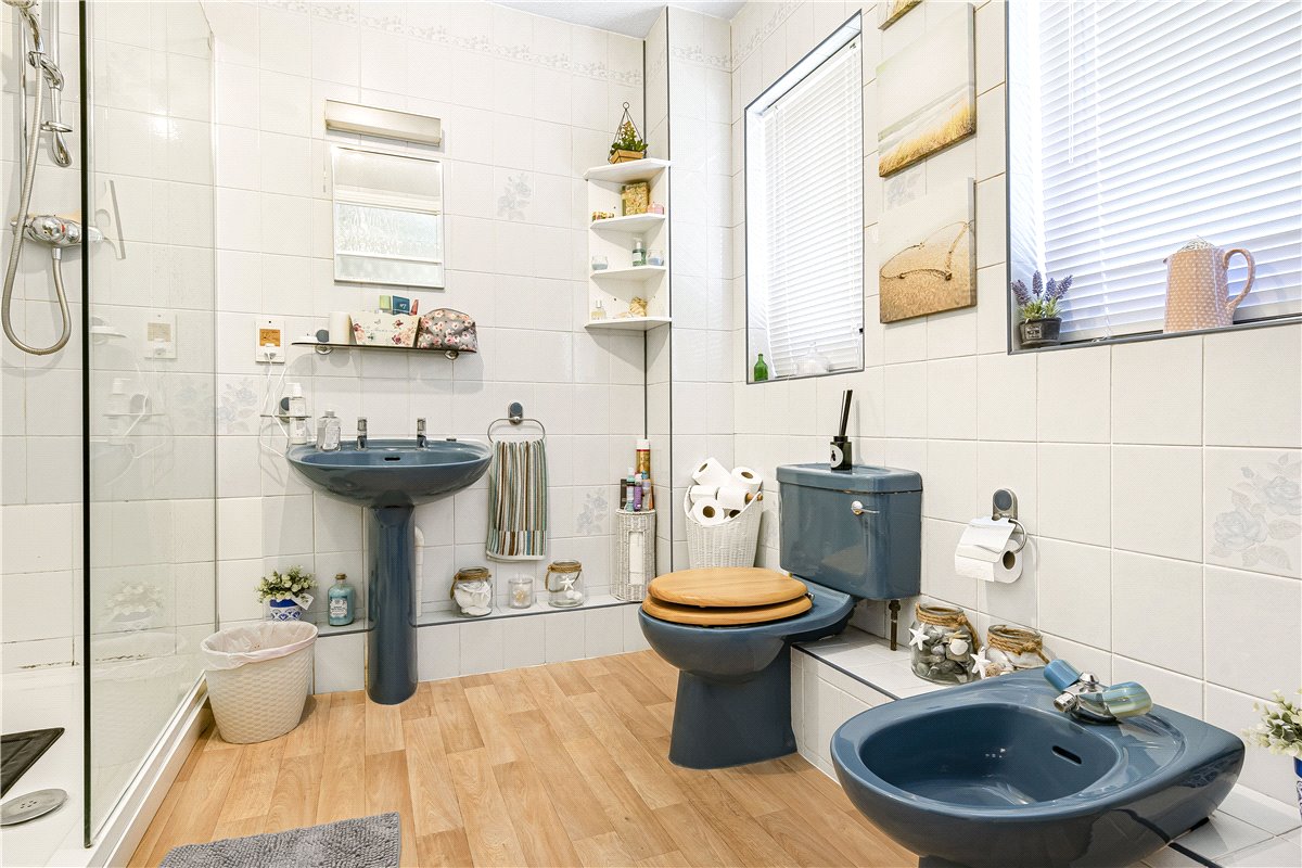 4 bedroom house, Witney Road, Ducklington OX29 - Available