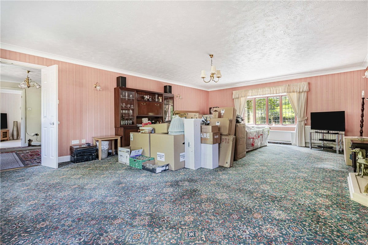 4 bedroom house, Witney Road, Ducklington OX29 - Available