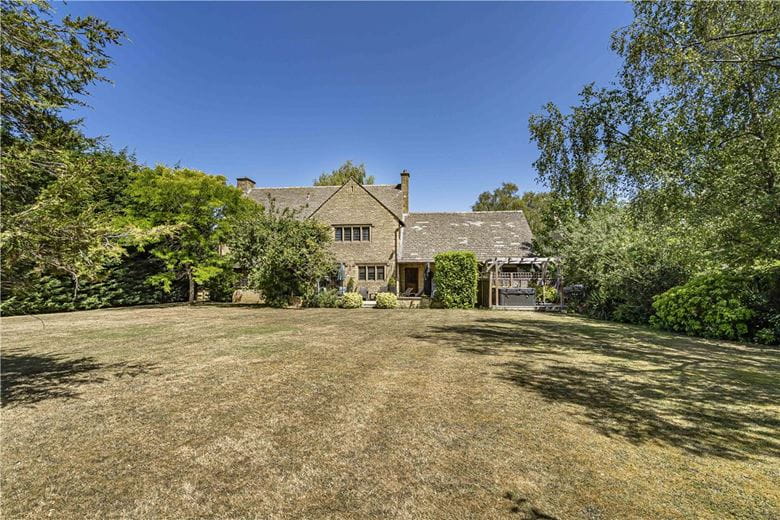 4 bedroom house, Witney Road, Ducklington OX29 - Available