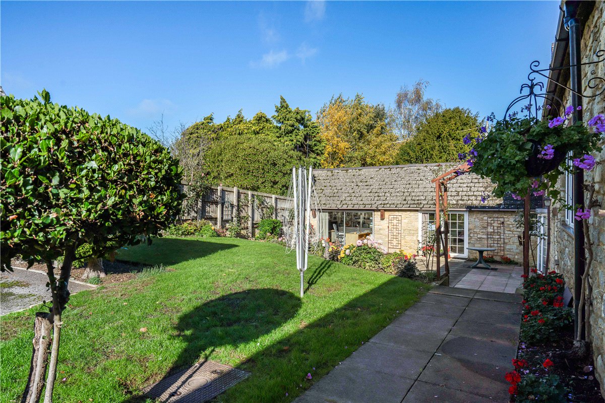 4 bedroom , Cassington Road, Yarnton OX5 - Available