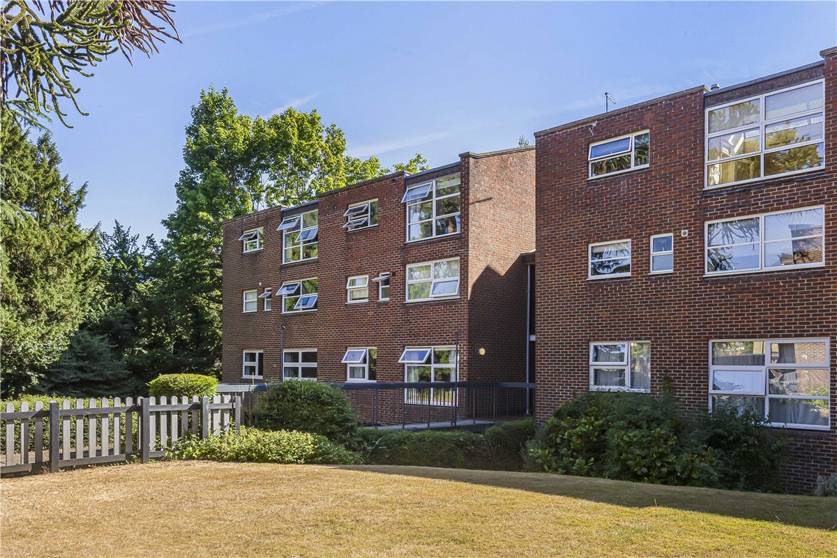 2 bedroom flat, Russell Court, Oxford OX2 - Sold