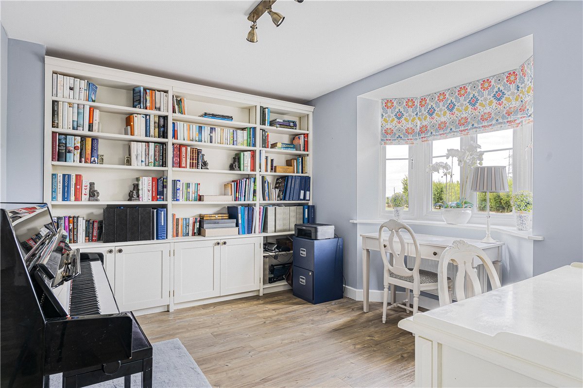 5 bedroom house, Joyce Way, Steventon OX13 - Sold STC