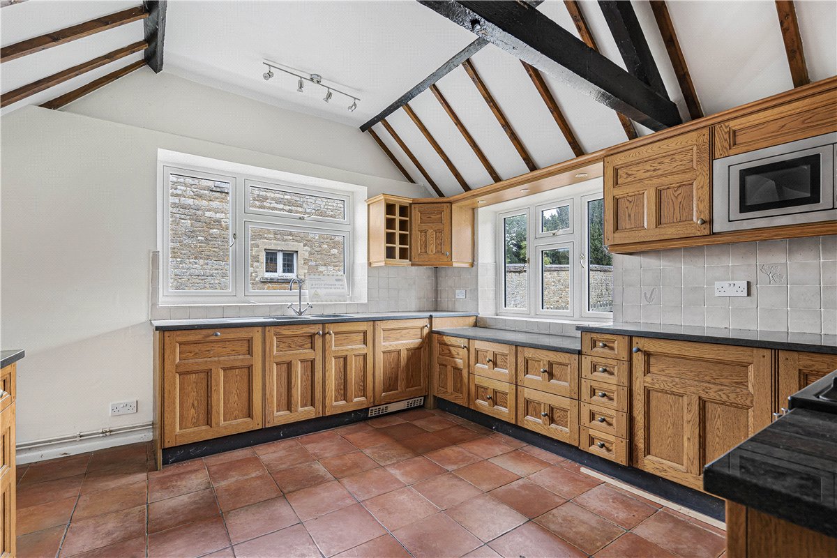 5 bedroom cottage, Valley Road, Finmere MK18 - Sold STC