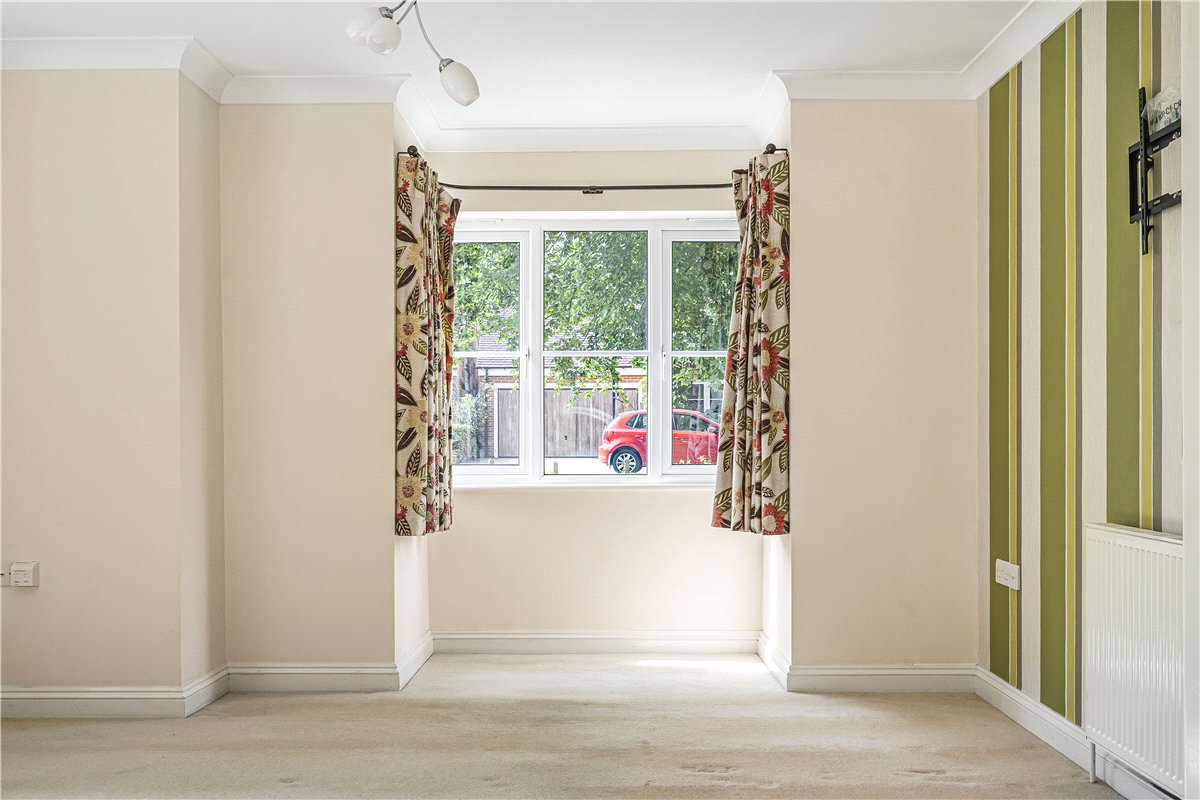 4 bedroom house, Poppy Close, Yarnton OX5 - Available