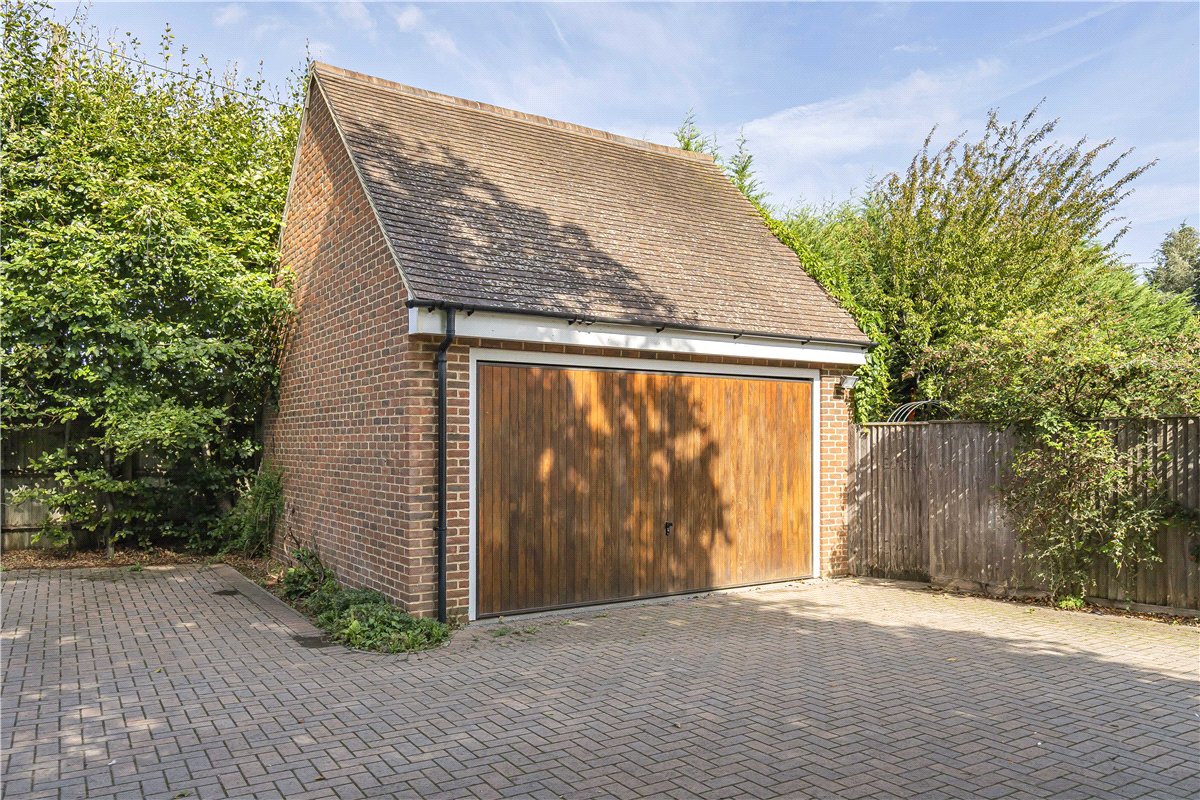 4 bedroom house, Poppy Close, Yarnton OX5 - Available