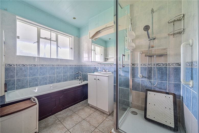 3 bedroom bungalow, Bridle Path, Charney Bassett OX12 - Available