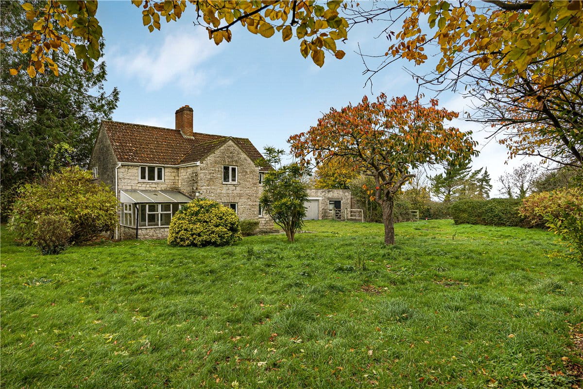 4 bedroom cottage, Queen Camel, Yeovil BA22 - Available