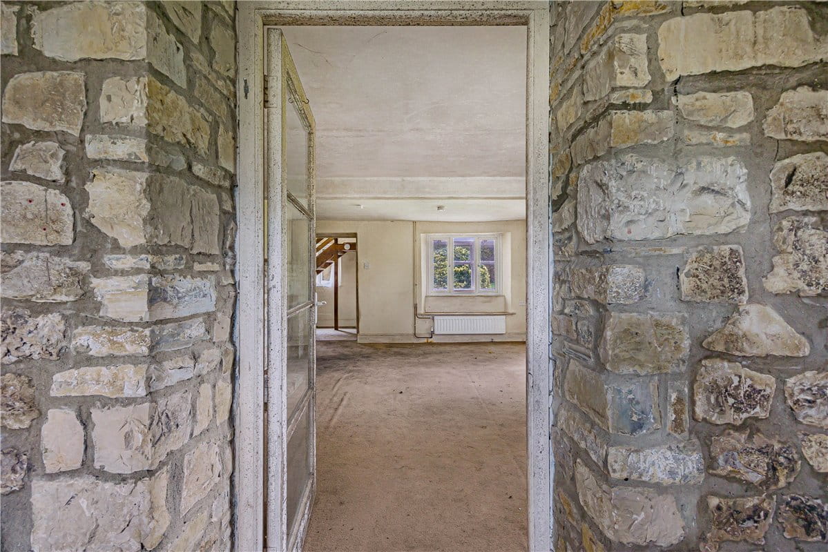 4 bedroom cottage, Queen Camel, Yeovil BA22 - Available