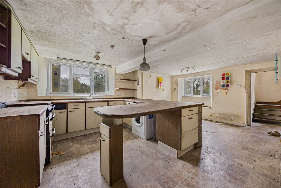 4 bedroom cottage, Queen Camel, Yeovil BA22 - Available