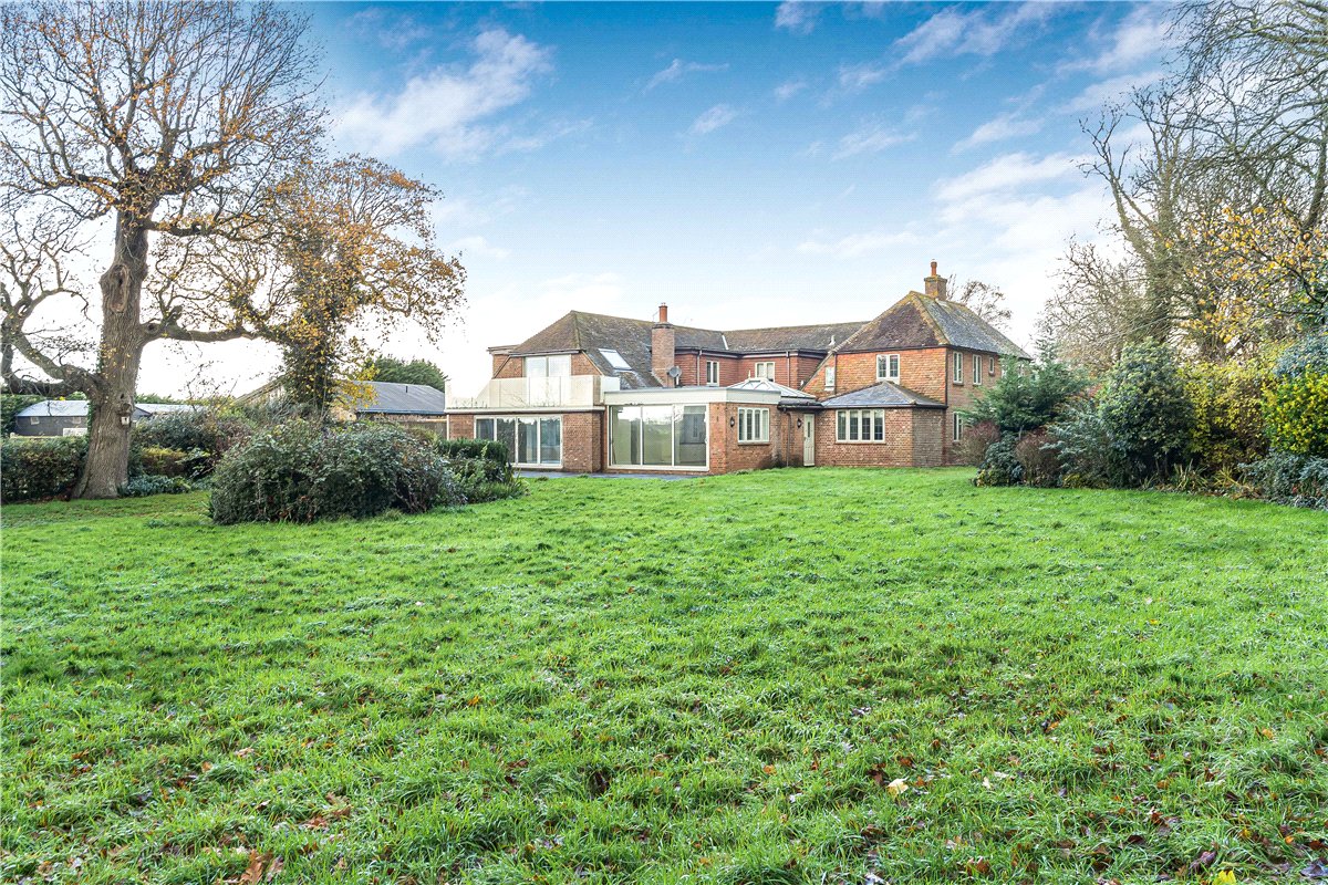 5 bedroom house, Tortington, Arundel BN18 - Available