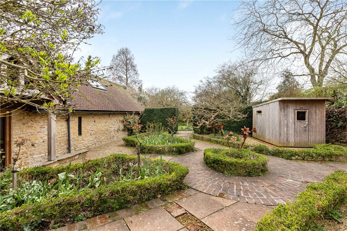 5 bedroom , Great Haseley, OX44 - Available