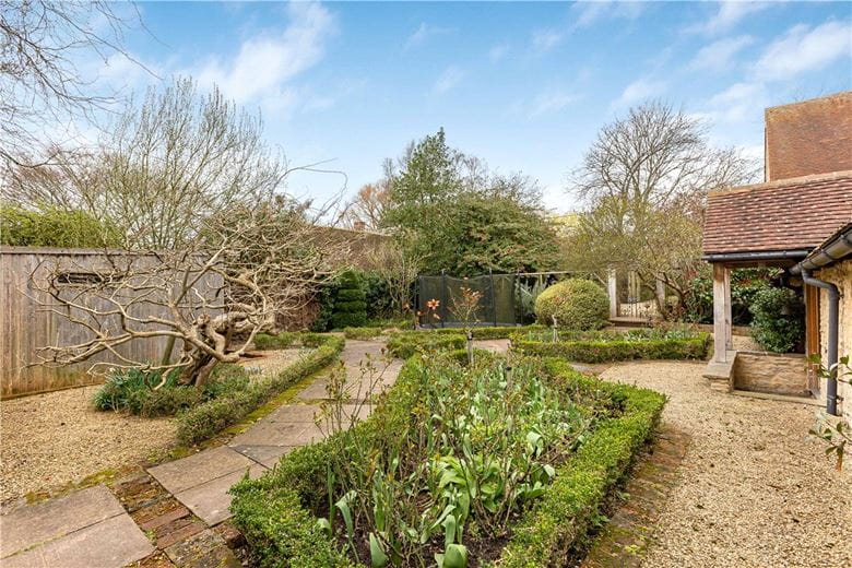 5 bedroom , Great Haseley, OX44 - Available