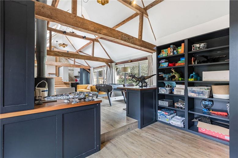 5 bedroom , Great Haseley, OX44 - Available