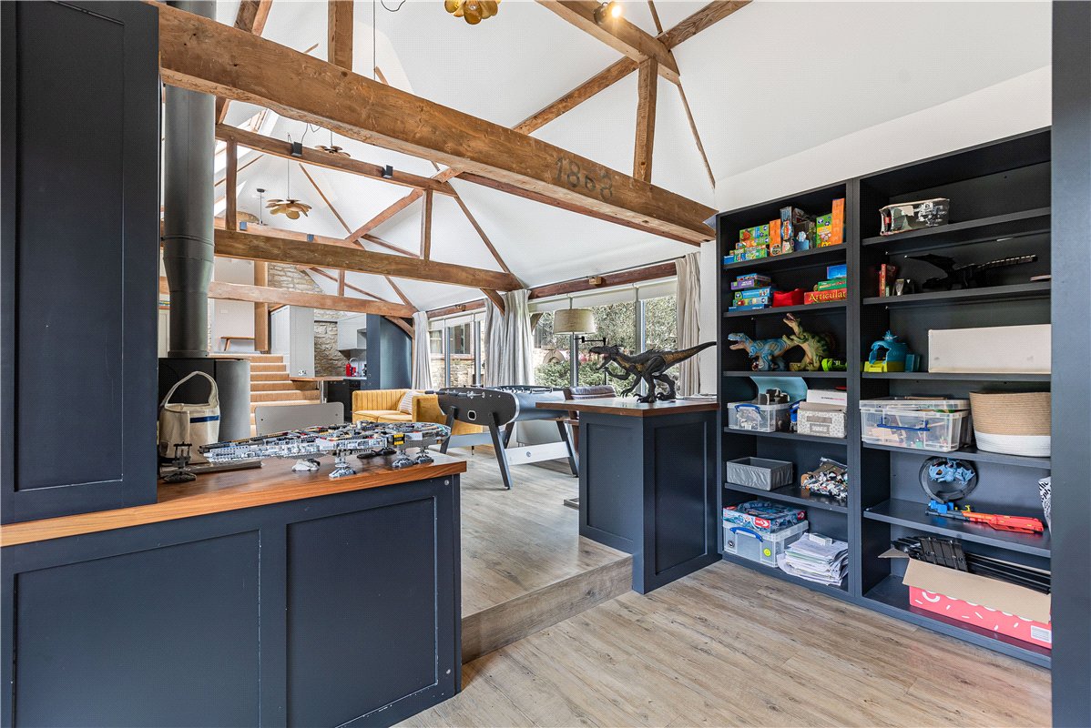 5 bedroom , Great Haseley, OX44 - Available