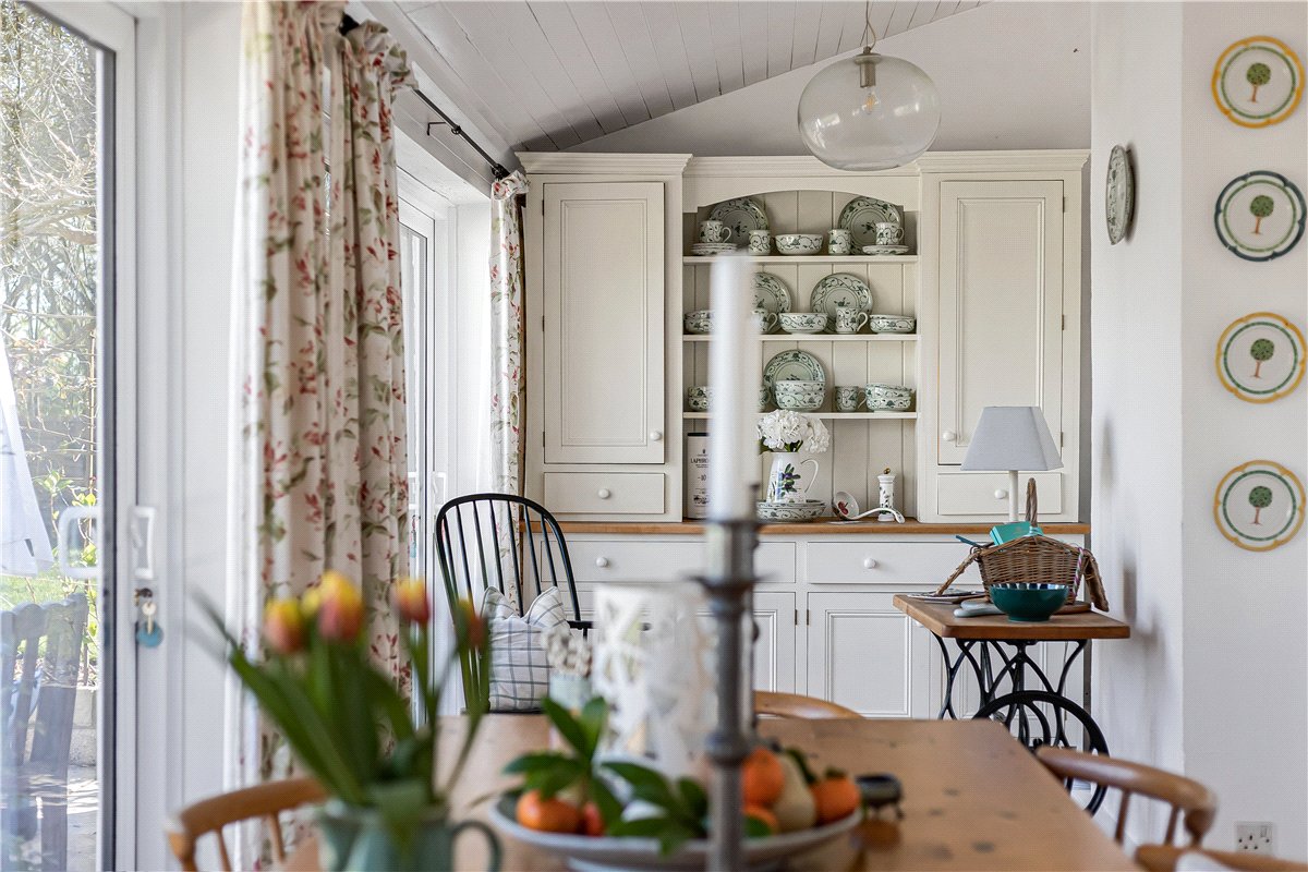 6 bedroom house, Church Road, Hinton Waldrist SN7 - Available