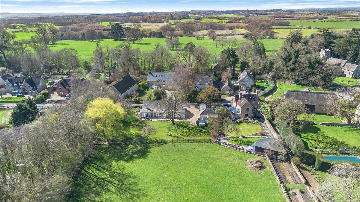 6 bedroom house, Church Road, Hinton Waldrist SN7 - Available