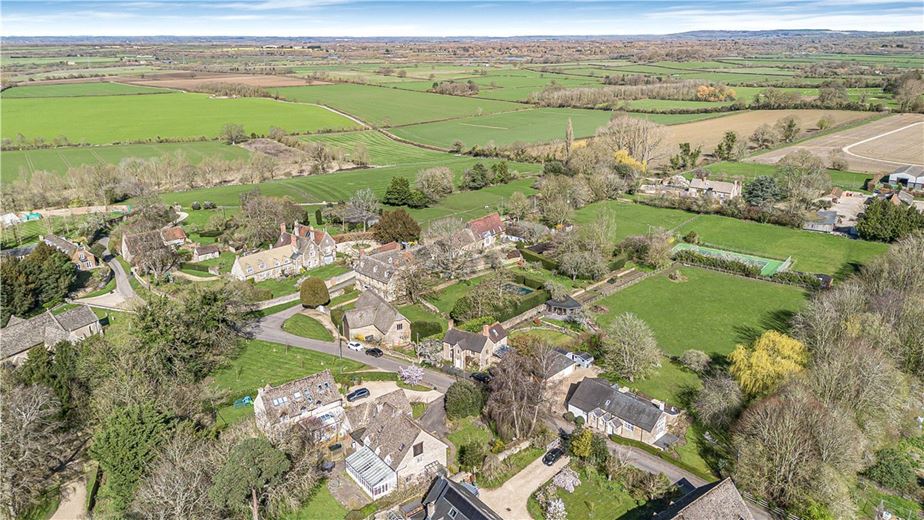 6 bedroom house, Church Road, Hinton Waldrist SN7 - Available