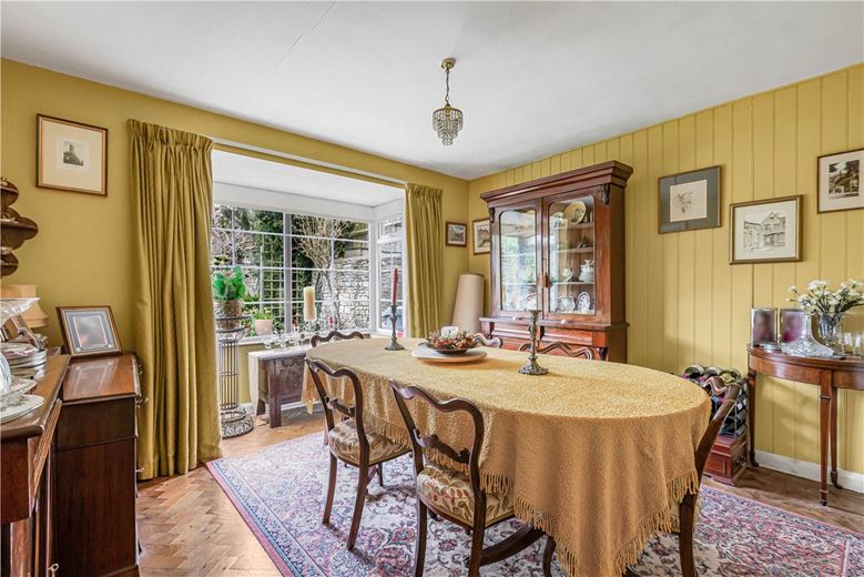 4 bedroom house, Guildenford, Burford OX18 - Available