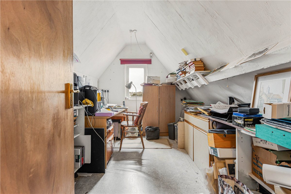 4 bedroom house, Guildenford, Burford OX18 - Available