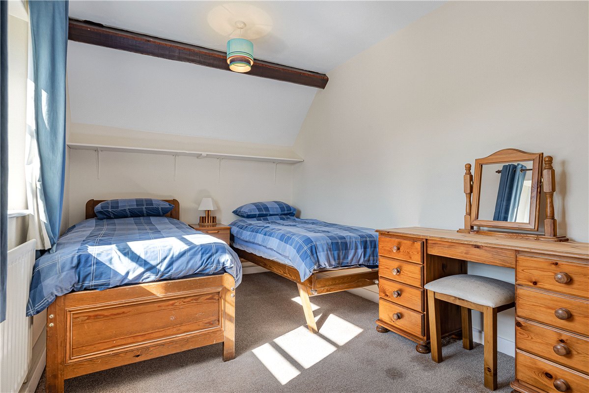 4 bedroom cottage, Taston, Chipping Norton, OX7 - Available