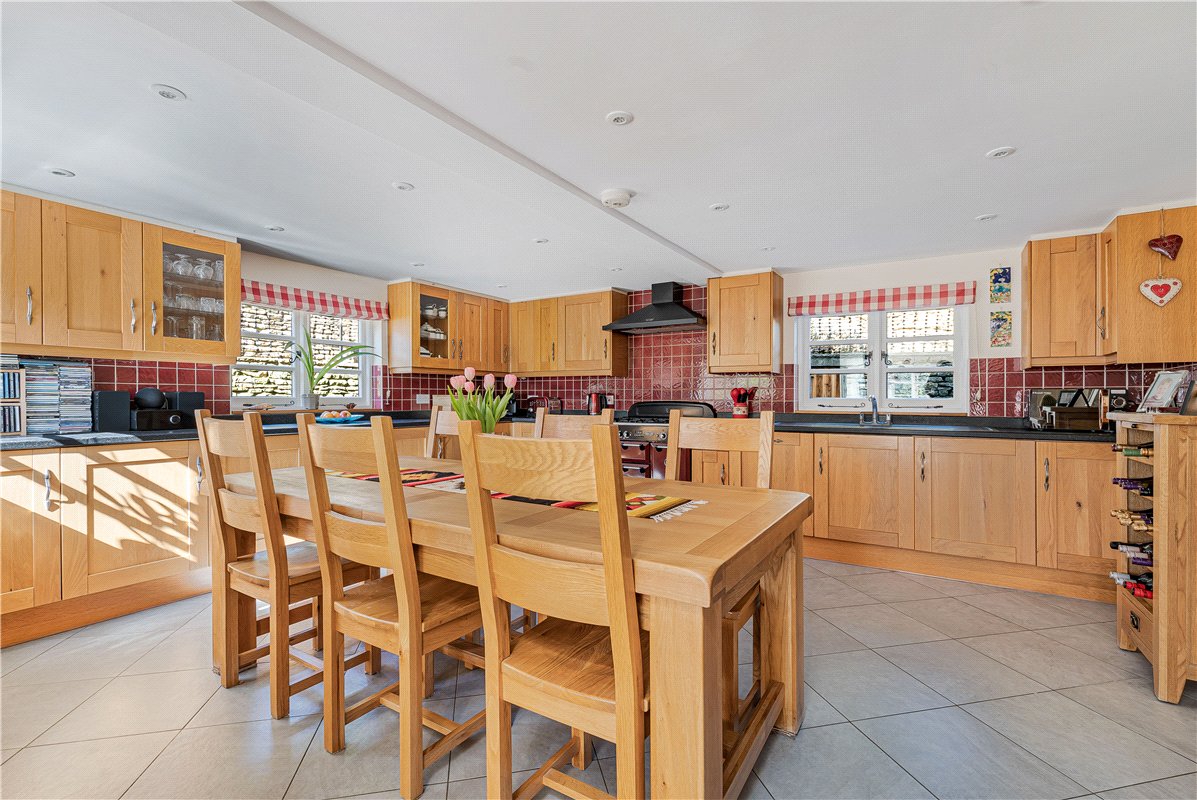 4 bedroom cottage, Taston, Chipping Norton, OX7 - Available