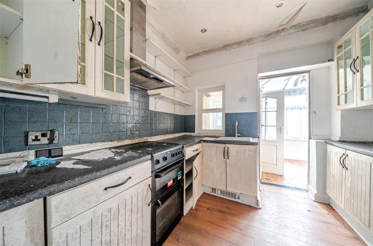 2 bedroom bungalow, Chester Road, Preston Brook WA7 - Available