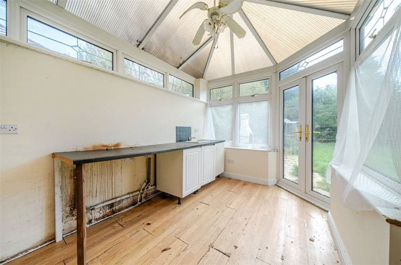 2 bedroom bungalow, Chester Road, Preston Brook WA7 - Available