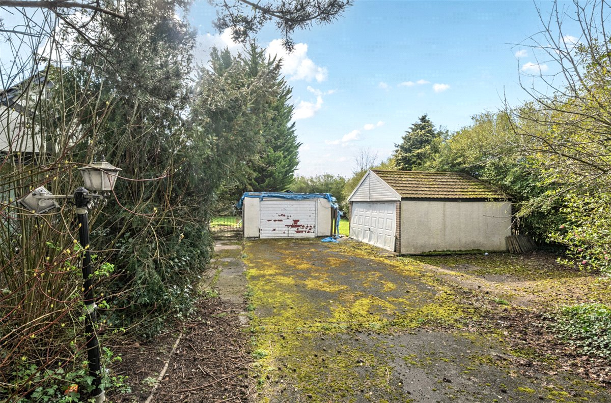 2 bedroom bungalow, Chester Road, Preston Brook WA7 - Available