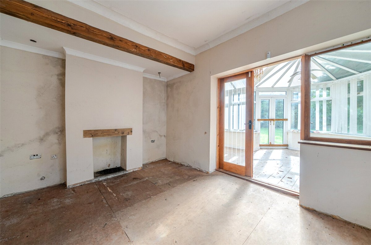 2 bedroom bungalow, Chester Road, Preston Brook WA7 - Available