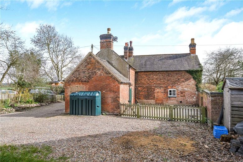 4 bedroom cottage, Main Street, Sutton Cheney CV13 - Available