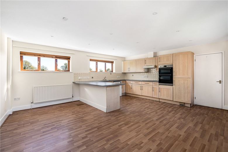 3 bedroom house, Lower Farm, Denton OX44 - Let Agreed