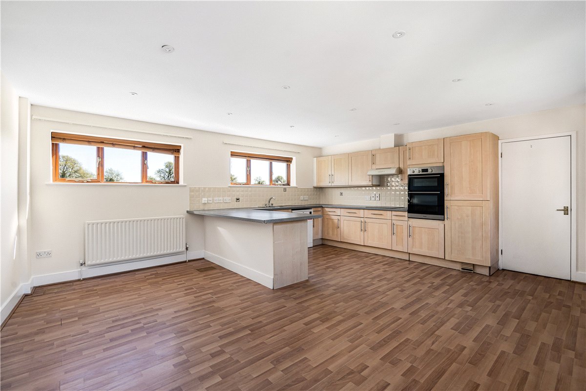 3 bedroom house, Lower Farm, Denton OX44 - Let Agreed