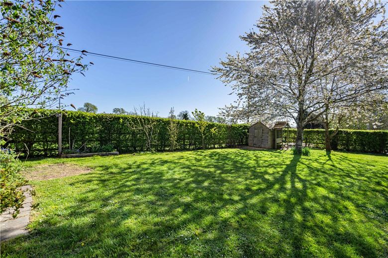 3 bedroom house, Lower Farm, Denton OX44 - Let Agreed