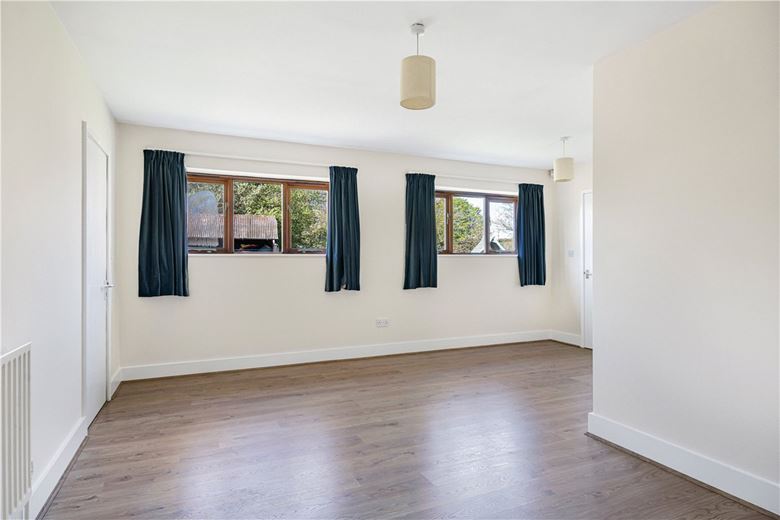 3 bedroom house, Lower Farm, Denton OX44 - Let Agreed