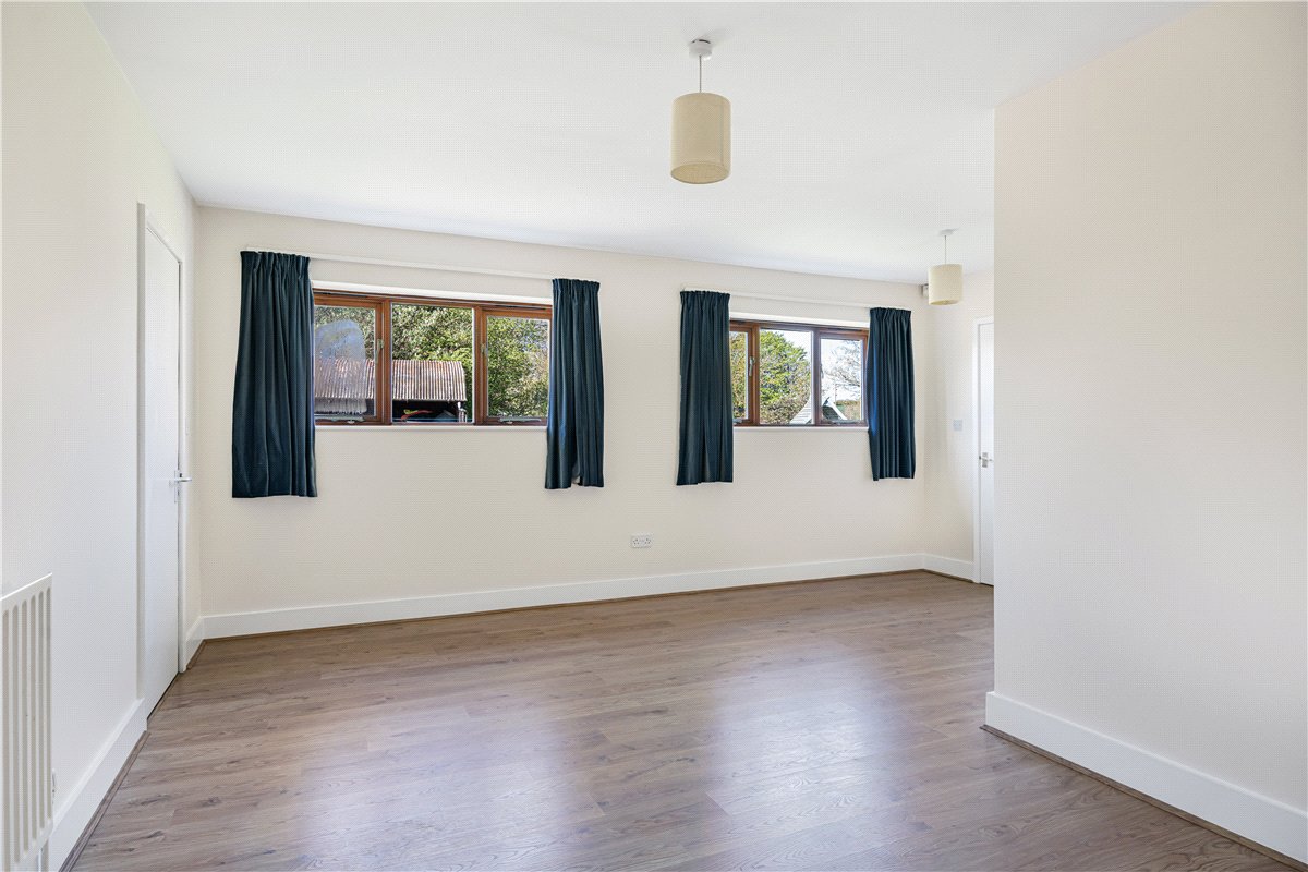 3 bedroom house, Lower Farm, Denton OX44 - Let Agreed