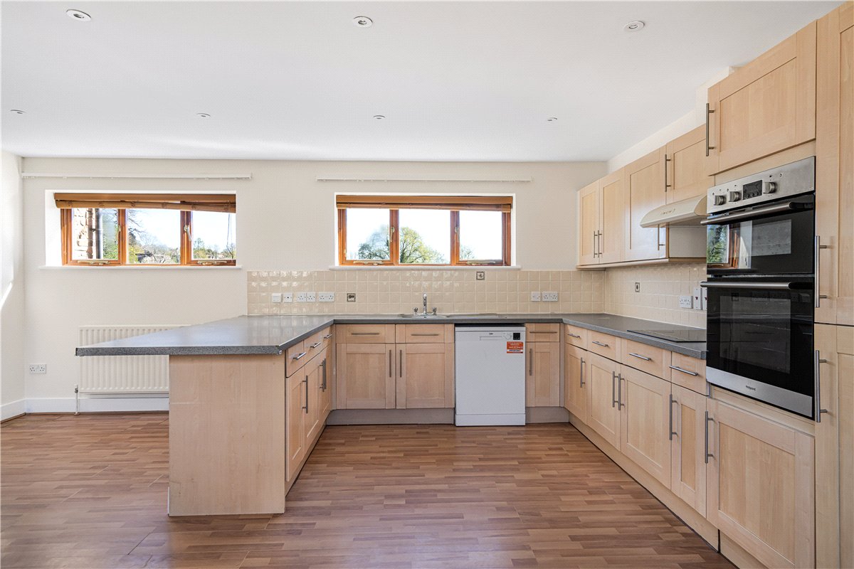 3 bedroom house, Lower Farm, Denton OX44 - Let Agreed